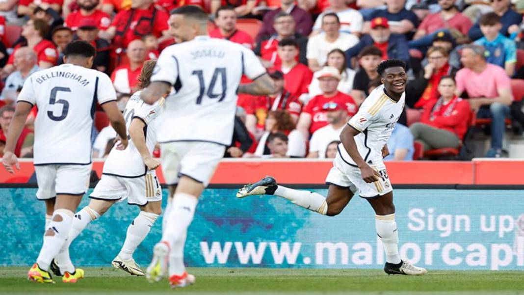 Carlo Ancelotti'den Arda Güler'e büyük ayıp! Real Madrid taraftarları sinirden çıldırdı: Bu çocuktan ne istiyorsun! 4